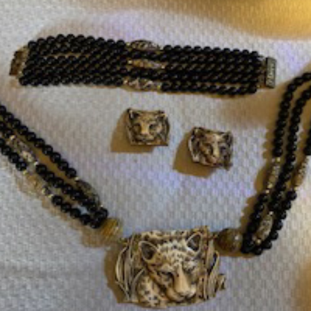 VINTAGE ELEGANT LEOPARD MINT CONDITION SET